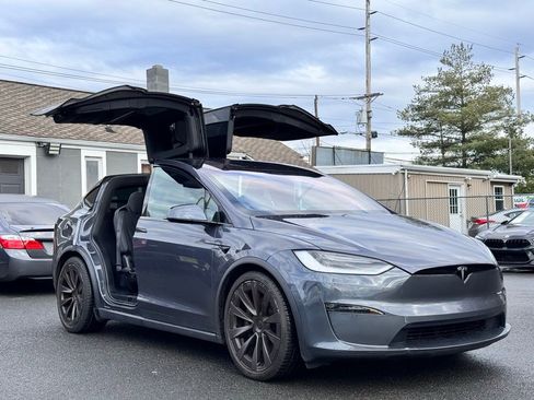Used 2023 Tesla Model X image 1