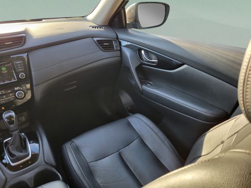 Used 2019 Nissan Rogue SL w/ Premium Package FWD image 10