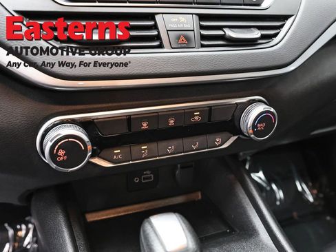 Used 2024 Nissan Altima 2.5 S FWD image 19