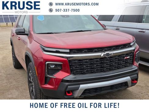 Used 2024 Chevrolet Traverse Z71 w/ Enhanced Driving Package image 1