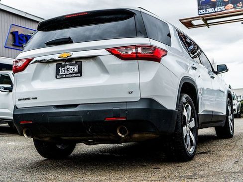 Used 2019 Chevrolet Traverse LT w/ LT Premium Package AWD/4WD image 3