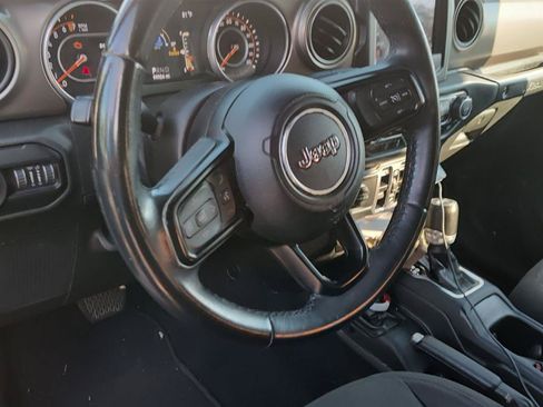 Used 2018 Jeep Wrangler Unlimited Sport S AWD/4WD image 7