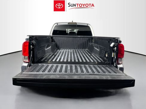 Used 2018 Toyota Tacoma TRD Sport w/ Technology Package AWD/4WD image 34