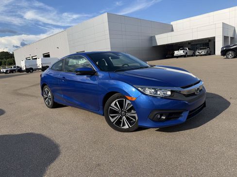 Used 2018 Honda Civic EX-T image 3