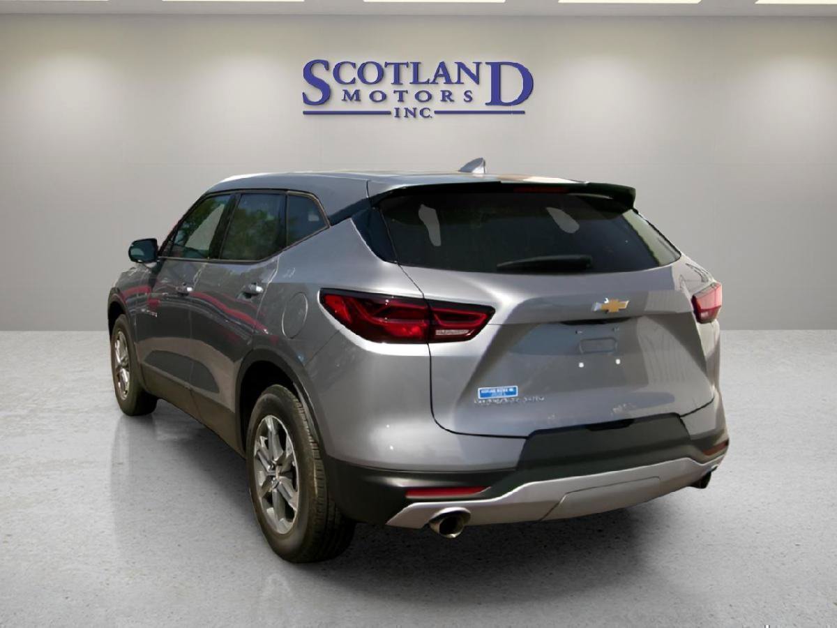 Used 2025 Chevrolet Blazer LT AWD/4WD image 8