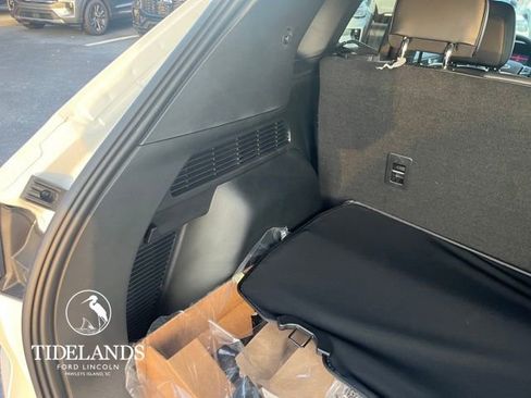 New 2025 Ford Escape SE w/ Class II Trailer Tow Package image 12