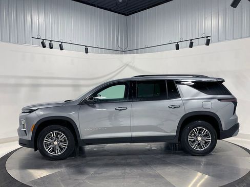 Used 2026 Chevrolet Traverse LT image 15