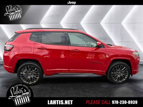 Certified 2022 Jeep Compass Limited w/ (RED) Package image 6