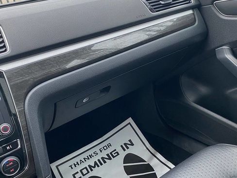 Used 2016 Volkswagen Passat 1.8T SE image 32