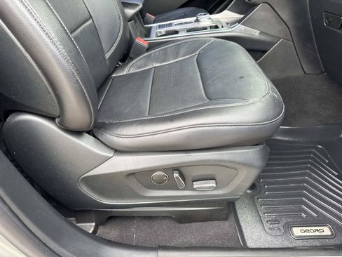 Used 2020 Ford Explorer Limited RWD image 11