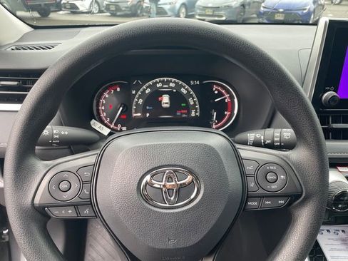 New 2025 Toyota RAV4 XLE image 28