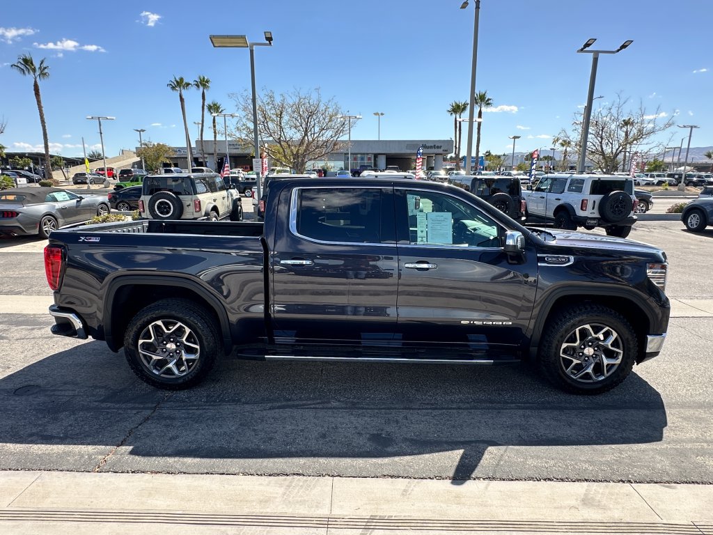 Used 2023 GMC Sierra 1500 SLT w/ SLT Premium Package AWD/4WD image 9