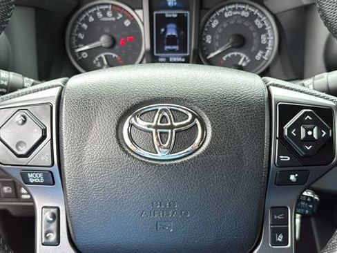 Certified 2022 Toyota Tacoma TRD Sport AWD/4WD image 11