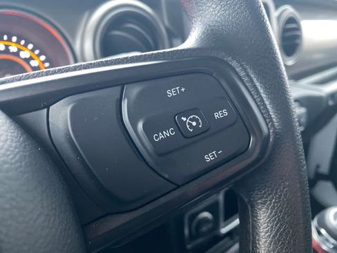 Used 2023 Jeep Wrangler Willys image 30