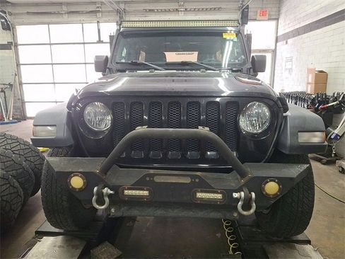Used 2018 Jeep Wrangler Unlimited Sport S image 2