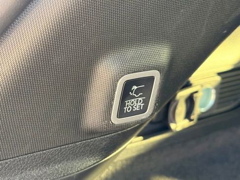 Used 2023 Jeep Grand Cherokee Summit AWD/4WD image 17