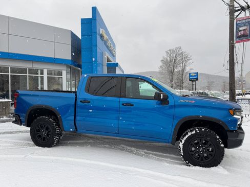 Used 2024 Chevrolet Silverado 1500 ZR2 w/ Technology Package image 8