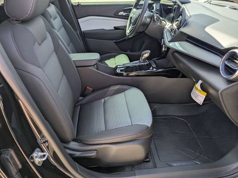 New 2026 Chevrolet Trax LT w/ Driver Confidence Package FWD image 33