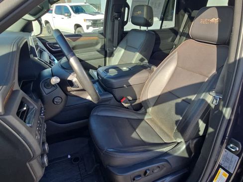 Used 2023 Chevrolet Tahoe High Country image 13