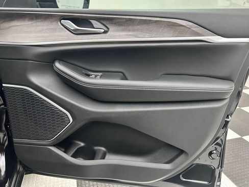 New 2026 Jeep Grand Cherokee Limited image 16