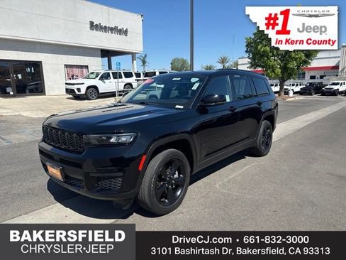Certified 2023 Jeep Grand Cherokee L Laredo RWD image 1