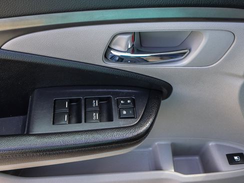 Used 2016 Honda Pilot LX image 30