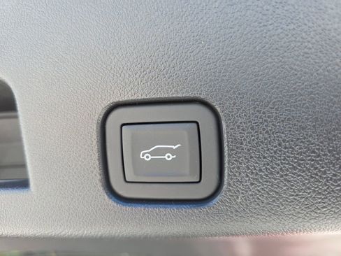 New 2026 Chevrolet Traverse High Country FWD image 23