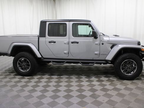 Used 2020 Jeep Gladiator Overland image 33
