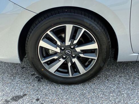 Used 2025 Nissan Versa SV image 24