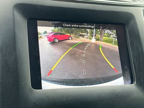 Used 2019 Jeep Cherokee Latitude w/ Popular Appearance Group FWD image 19
