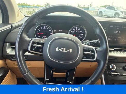 Used 2024 Kia Carnival LX FWD image 7