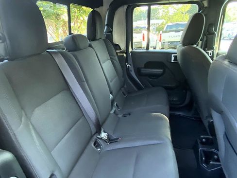 Used 2021 Jeep Gladiator Sport AWD/4WD image 21