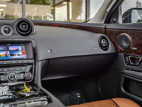 Used 2016 Jaguar XJ R-Sport AWD/4WD image 34