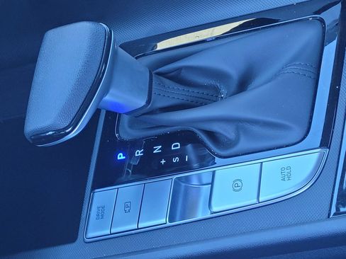 Certified 2026 Hyundai Elantra Hybrid FWD image 24