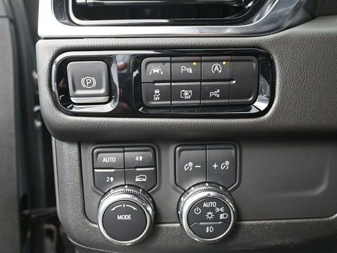 Used 2025 GMC Yukon Denali image 35