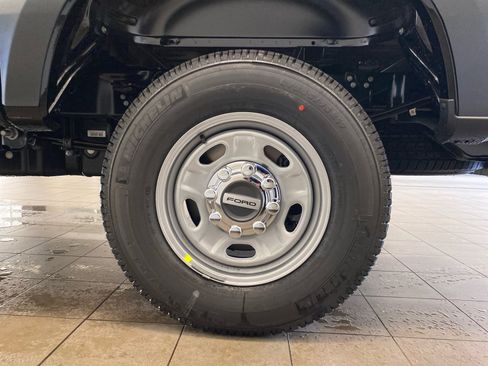 New 2026 Ford F250 XL w/ XL Chrome Package image 22