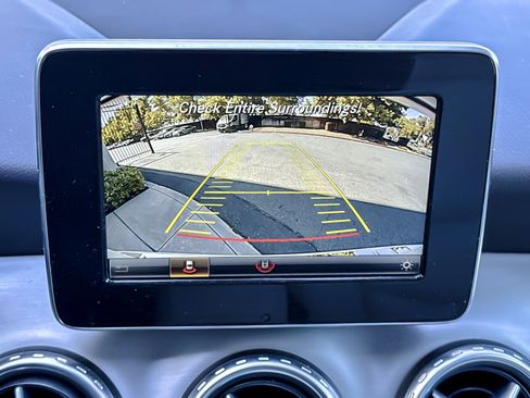 Used 2017 Mercedes-Benz GLA 250 image 23