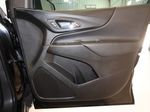 Used 2024 Chevrolet Equinox LT FWD image 18