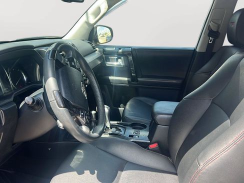Used 2020 Toyota 4Runner TRD Off-Road Premium AWD/4WD image 3