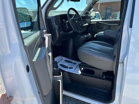 Used 2021 Chevrolet Express 2500 w/ Driver Convenience Package RWD image 16