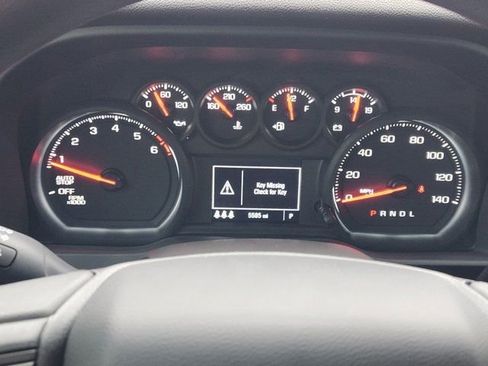 Used 2025 Chevrolet Silverado 1500 Custom image 7