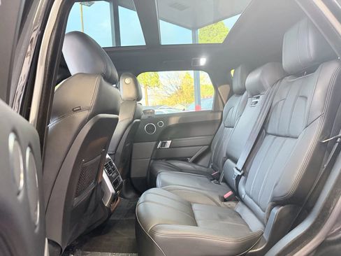 Used 2017 Land Rover Range Rover Sport HSE image 21