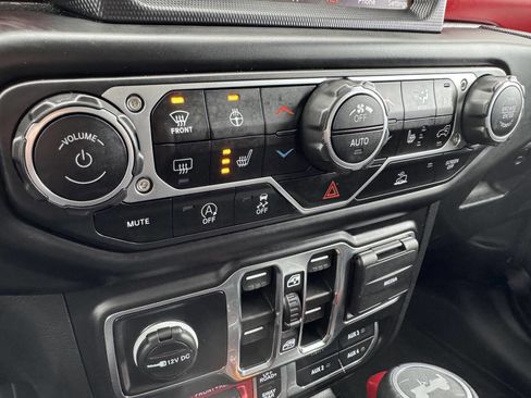 Used 2023 Jeep Wrangler Unlimited Rubicon w/ Xtreme Recon 35" Tire Package image 15