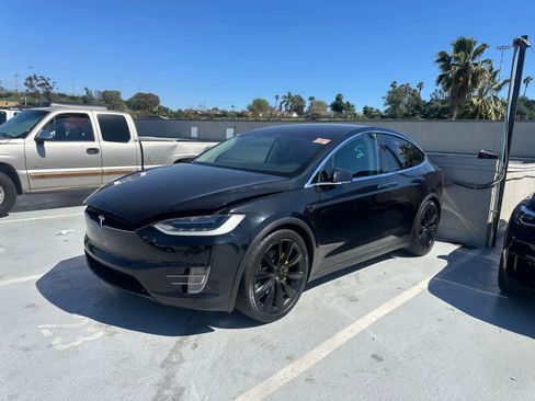 Used 2017 Tesla Model X P100D image 2