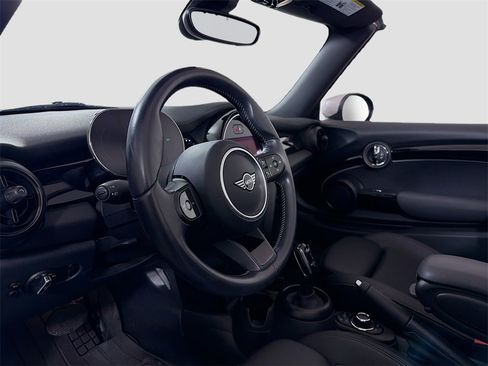 Used 2024 MINI Cooper S image 19