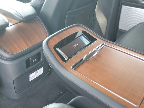 New 2027 Lincoln Navigator L Black Label AWD/4WD image 29