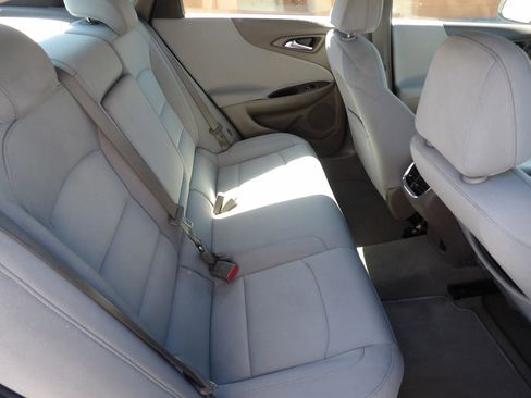 Used 2022 Chevrolet Malibu LT FWD image 14
