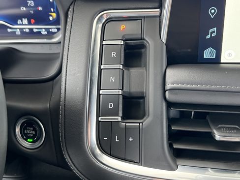 Used 2024 Chevrolet Tahoe LT AWD/4WD image 32