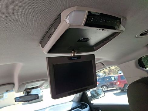 Used 2015 GMC Yukon SLE image 14