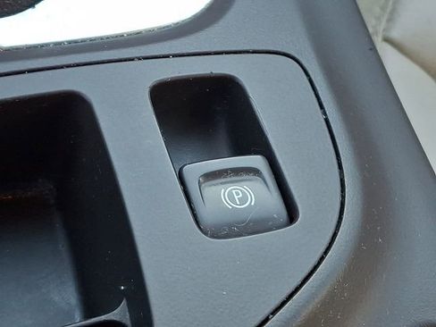 Used 2016 Buick Regal AWD image 27